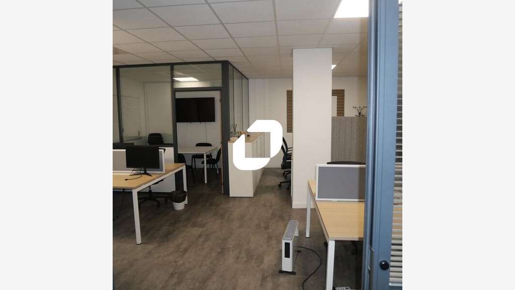 A louer Bureaux 98m² Cergy