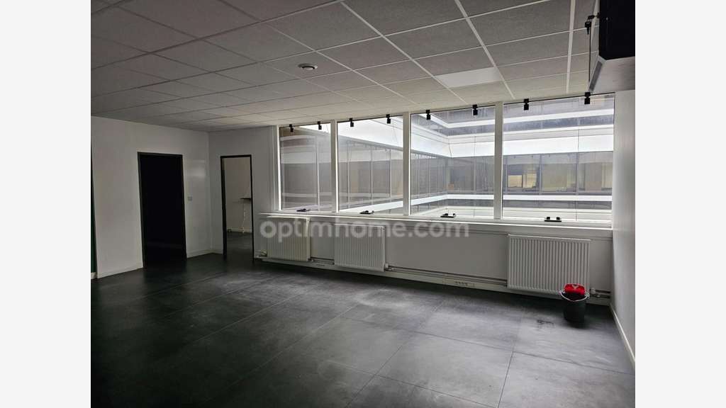 Bureau 70m² à louer à Cergy Préfecture