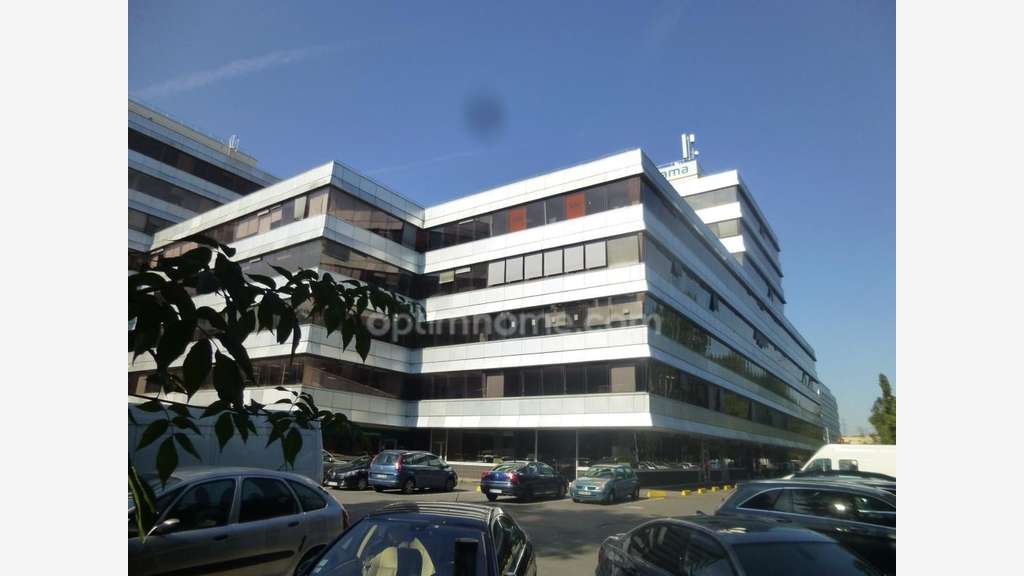 Bureau de 10m² à louer en étage à Cergy Préfecture
