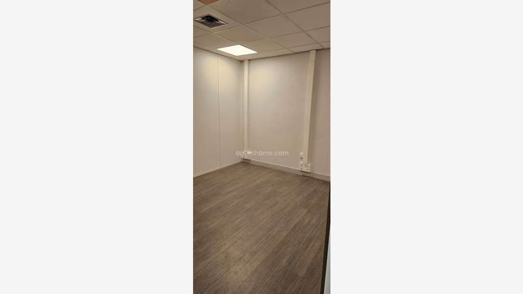 Bureau de 10m² à louer en étage à Cergy Préfecture