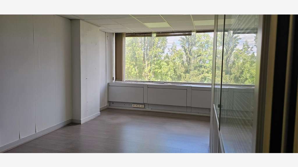 Bureau de 25m² à louer en étage à Cergy Préfecture
