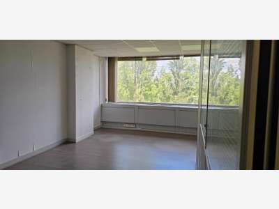 Bureau de 25m² à louer en étage à Cergy Préfecture