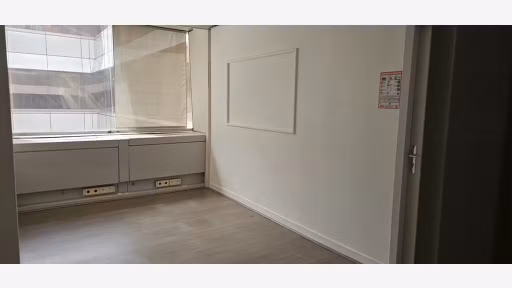 Bureau de 14m² à louer en étage à Cergy Préfecture