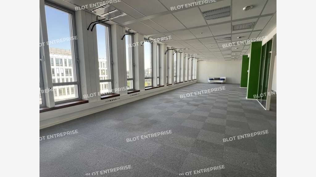 A louer bureaux 3149m² HQE/BBC à Cesson-Sévigné