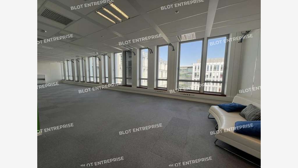 A louer bureaux 3149m² HQE/BBC à Cesson-Sévigné