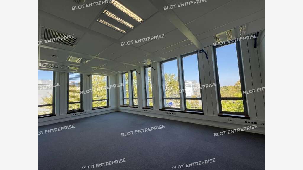 A louer bureaux 3149m² HQE/BBC à Cesson-Sévigné