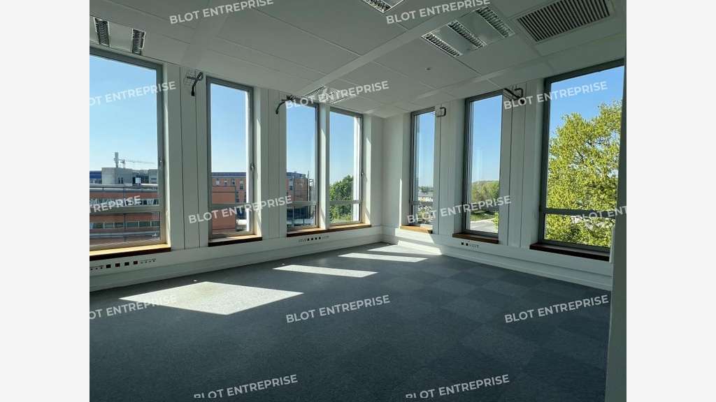 A louer bureaux 3149m² HQE/BBC à Cesson-Sévigné