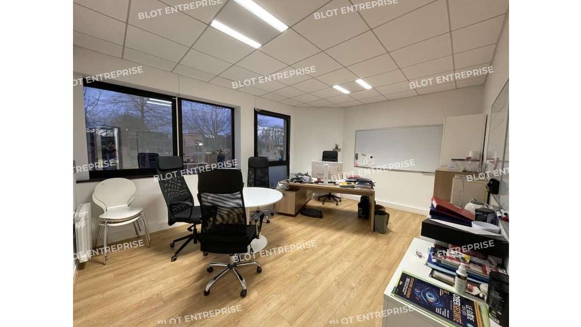Location bureaux 230m² à Cesson-Sévigné