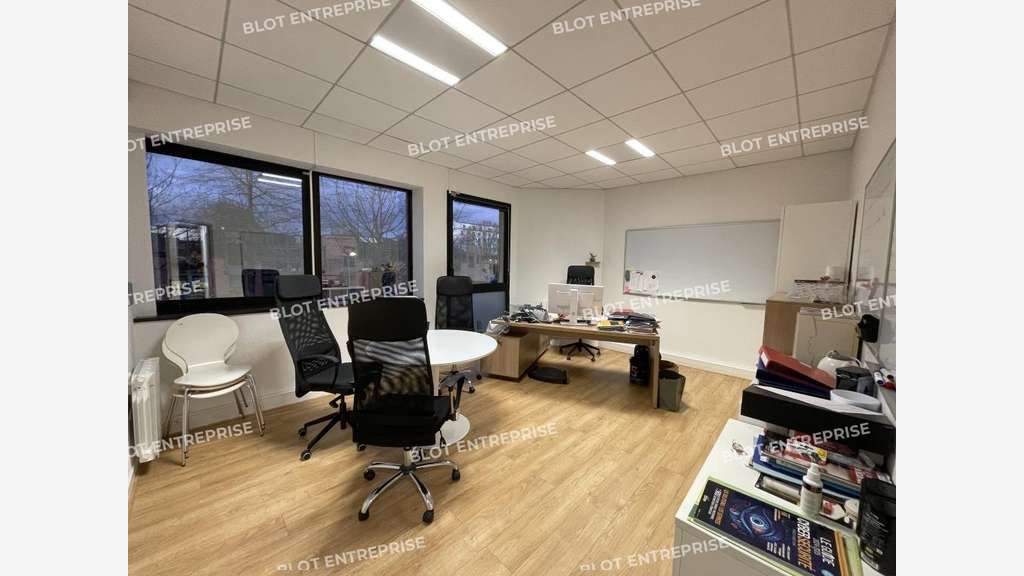Location bureaux 230m² à Cesson-Sévigné