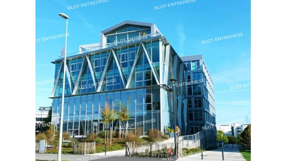 A louer bureaux 324m² à Cesson-Sévigné Viasilva 