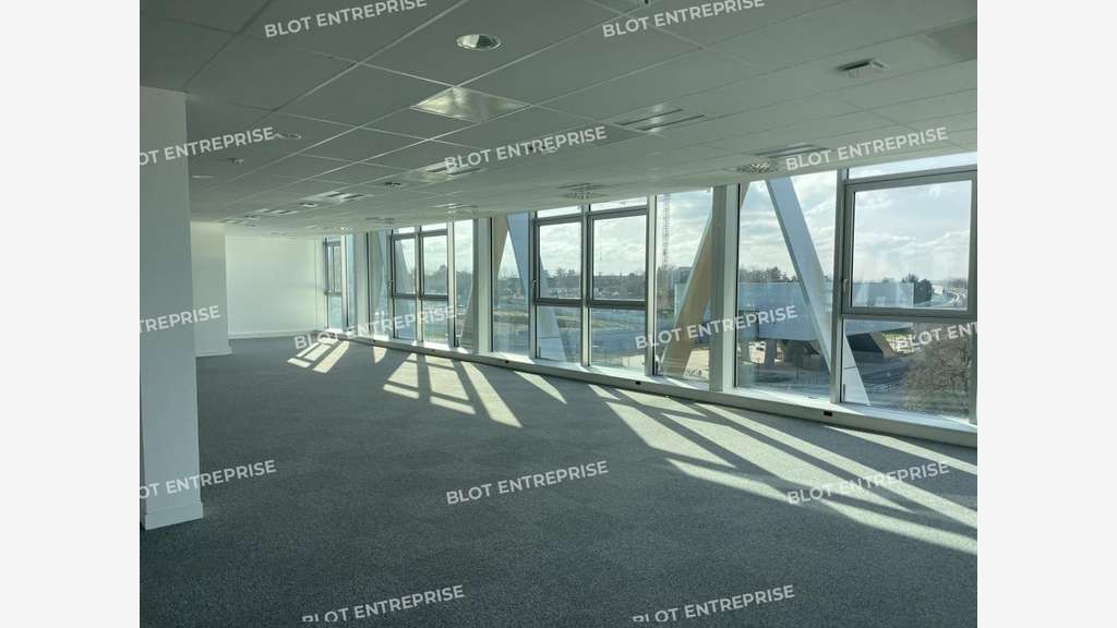 A louer bureaux 324m² à Cesson-Sévigné Viasilva 