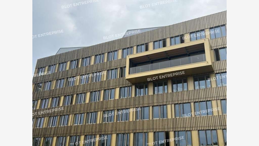 A louer bureaux 305m² à Cesson-Sévigné