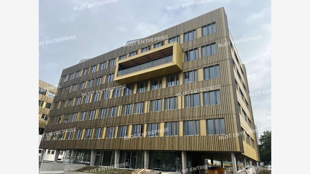 A louer bureaux 305m² à Cesson-Sévigné