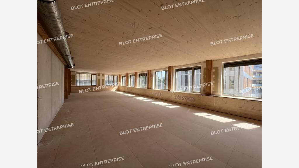 A louer bureaux 305m² à Cesson-Sévigné