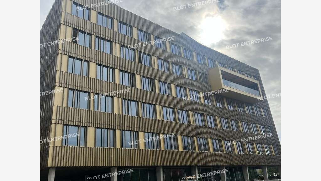 A louer bureaux 305m² à Cesson-Sévigné