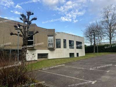 A louer bureaux 1877m² 3 niveaux à Cesson-Sévigné