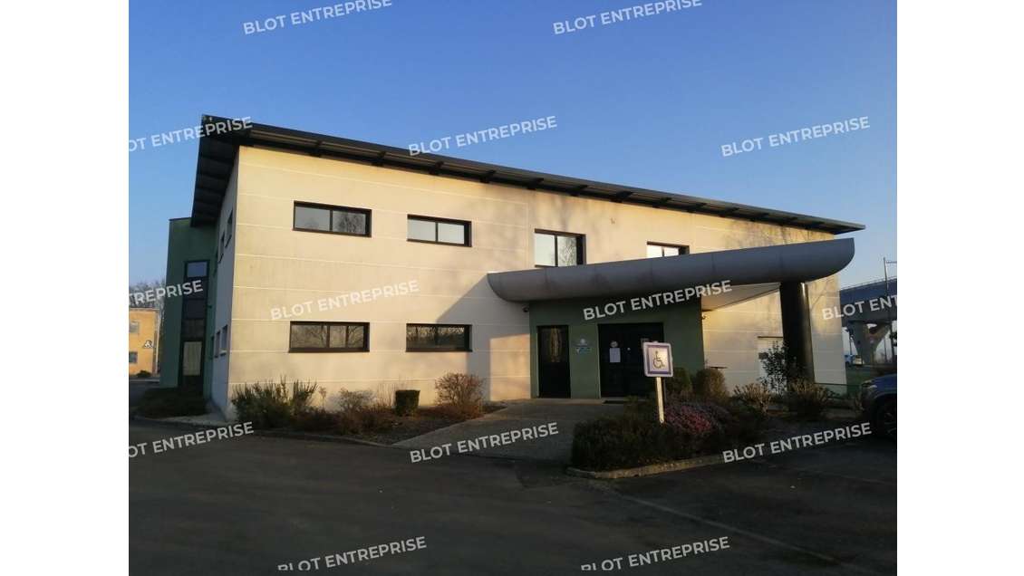 A louer bâtiment de bureaux 1041m² Rennes 
