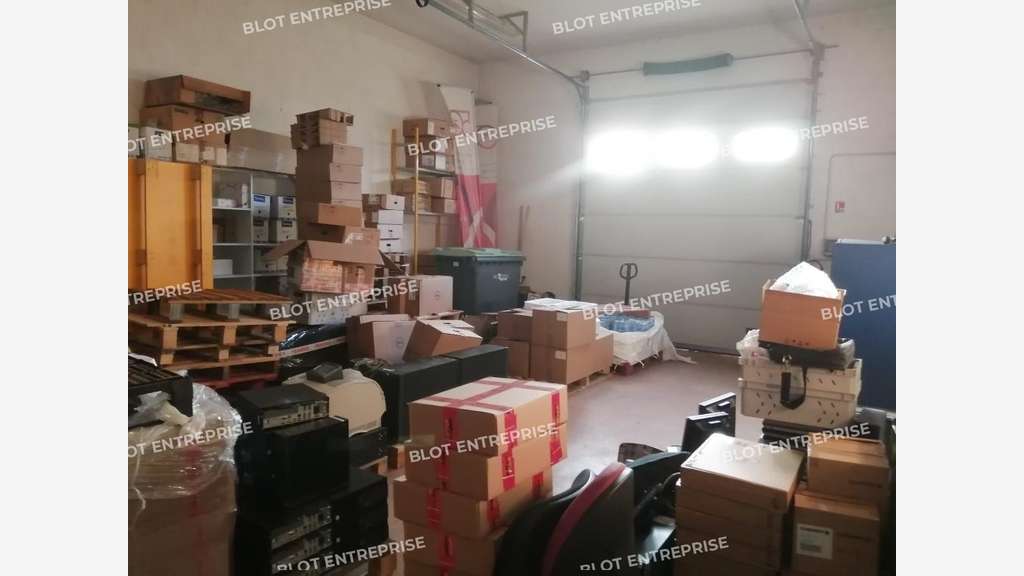 A louer bâtiment de bureaux 1041m² Rennes 