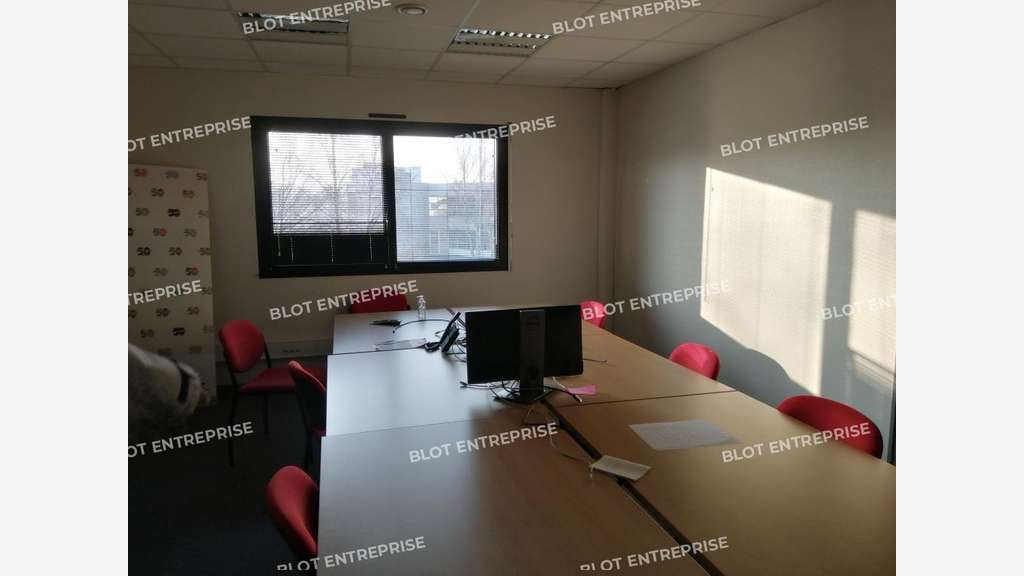 A louer bâtiment de bureaux 1041m² Rennes 