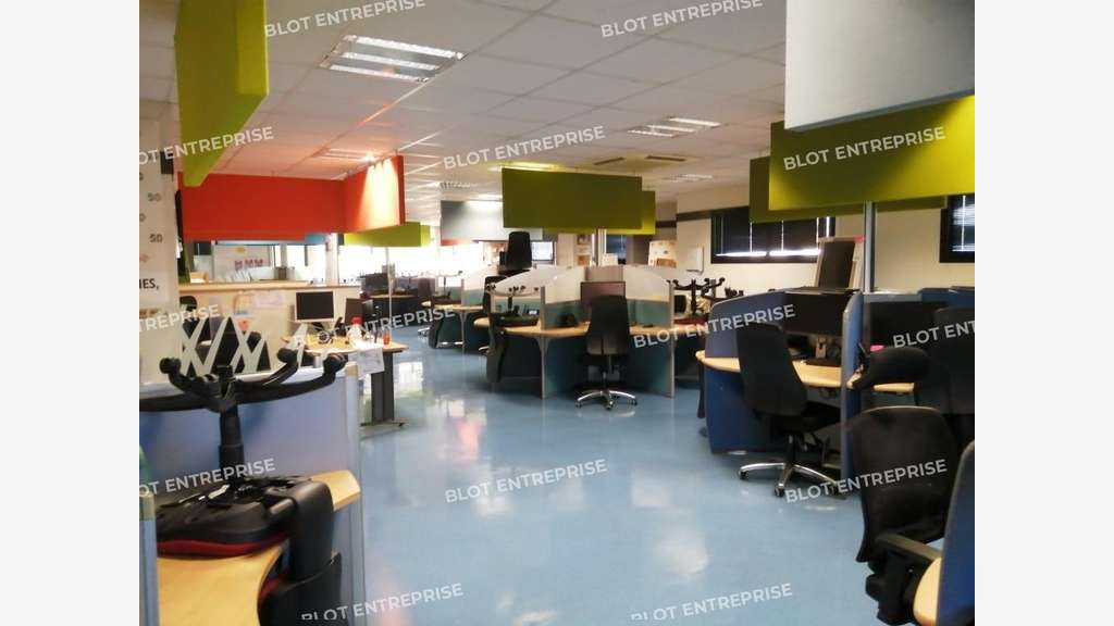 A louer bâtiment de bureaux 1041m² Rennes 