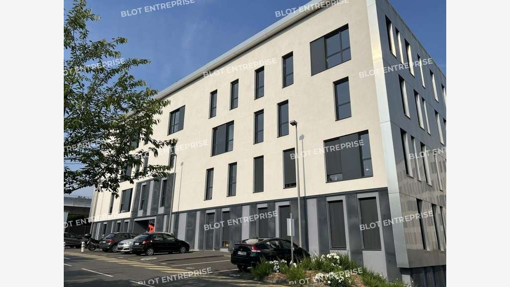 A louer bureaux 560m² à Cesson-Sévigné VIASILVA
