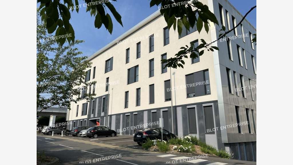 A louer bureaux 560m² à Cesson-Sévigné VIASILVA