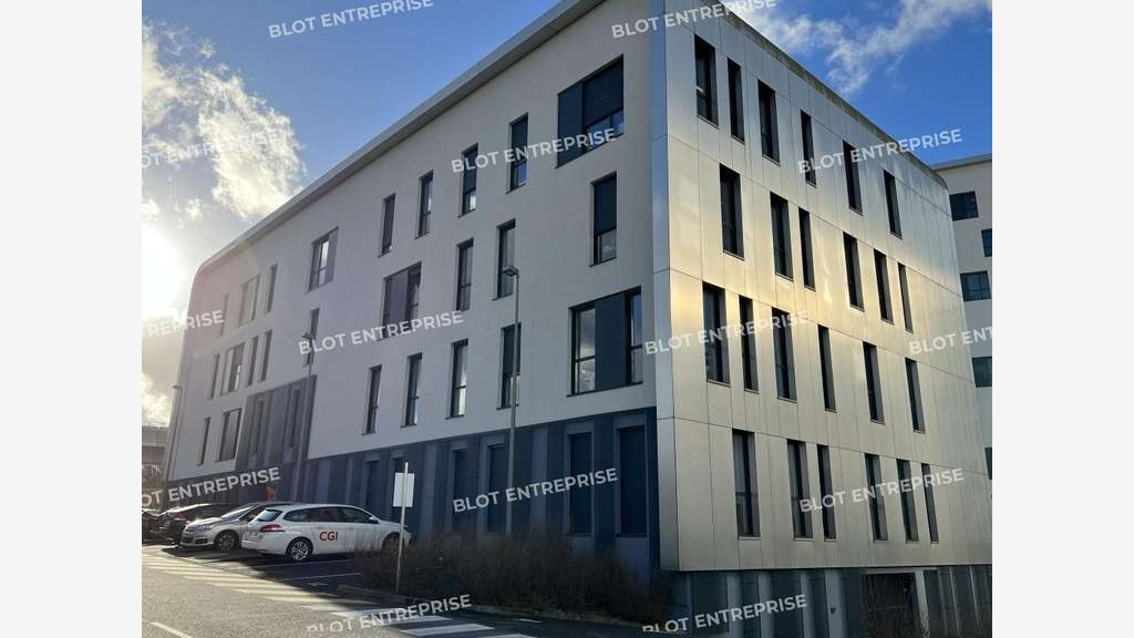 A louer bureaux 560m² à Cesson-Sévigné VIASILVA