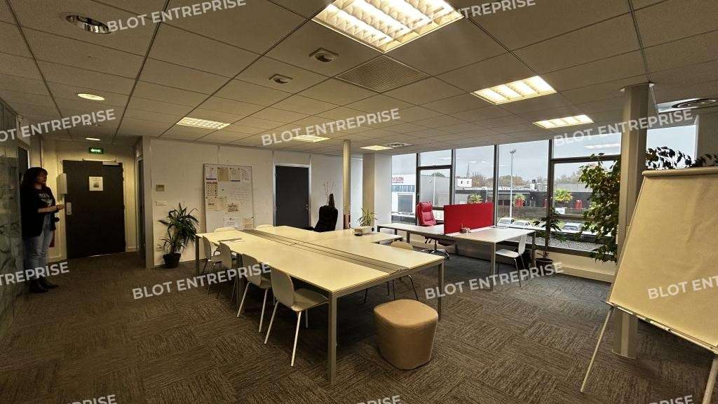 A louer bureaux 219m² à Rennes Est