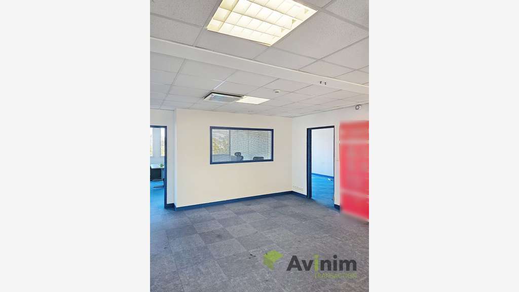 Bureaux spacieux modernes à louer à Cesson-Sévigné