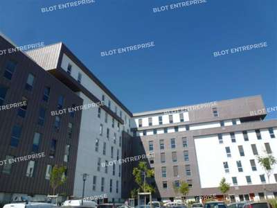 Loue bureaux 388m² 12 parkings à Cesson-Sévigné