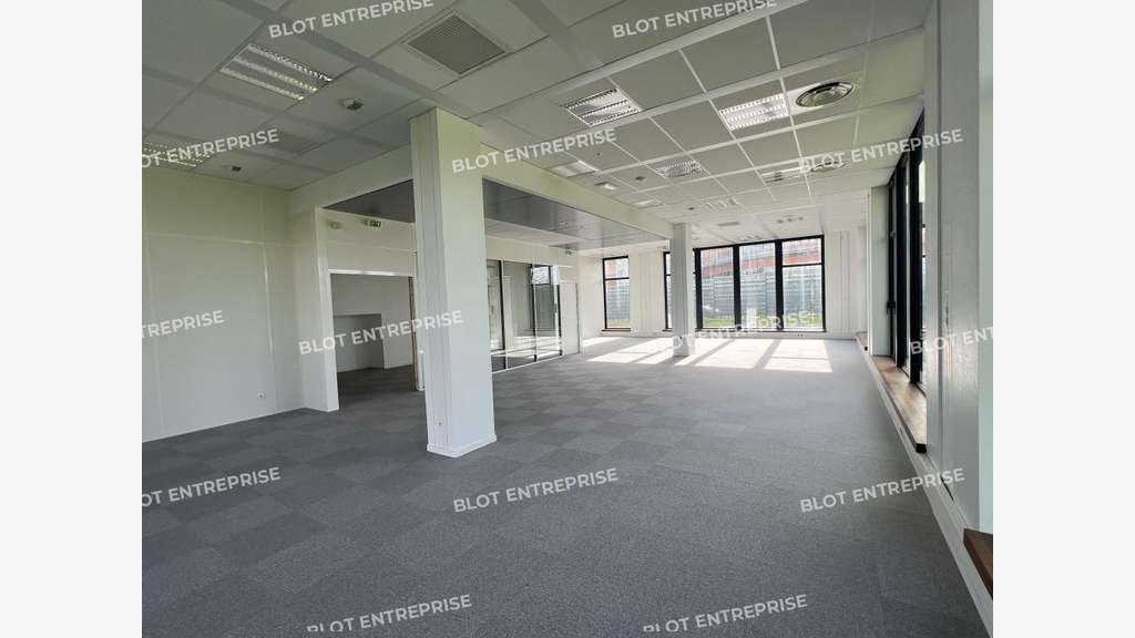 A louer bureaux 605m² R+2 HQE à Rennes Est