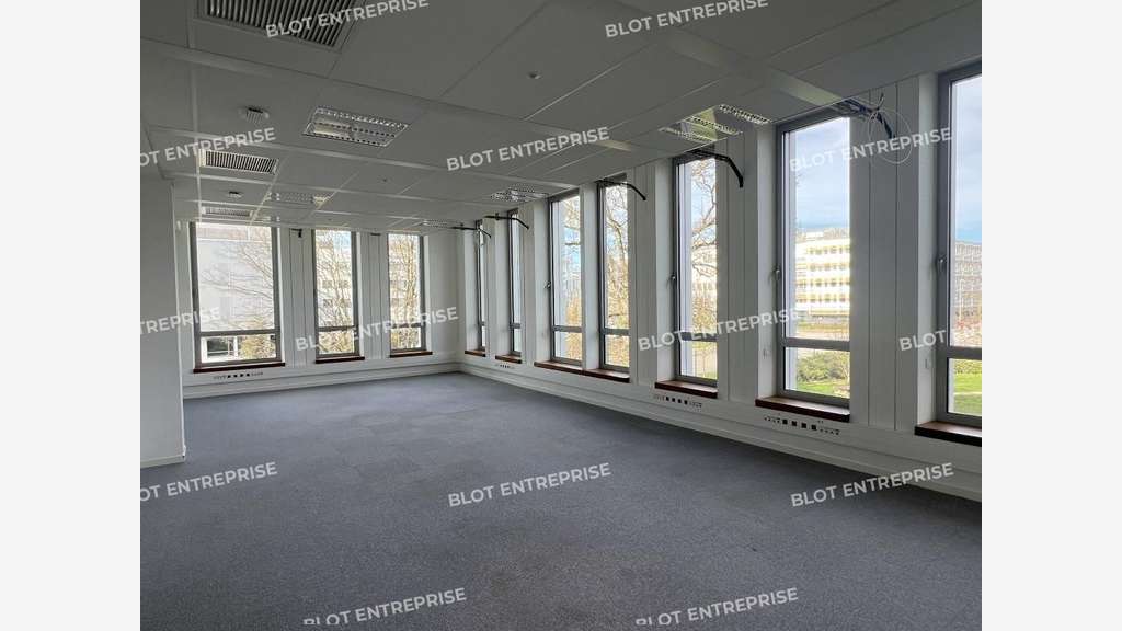 A louer bureaux 605m² R+2 HQE à Rennes Est