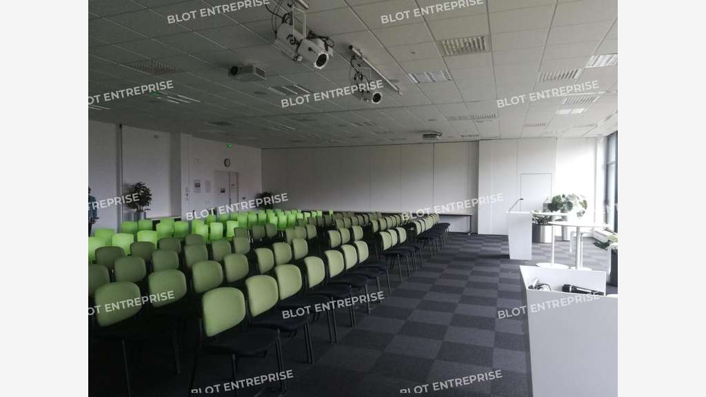 A louer bureaux 605m² R+2 HQE à Rennes Est