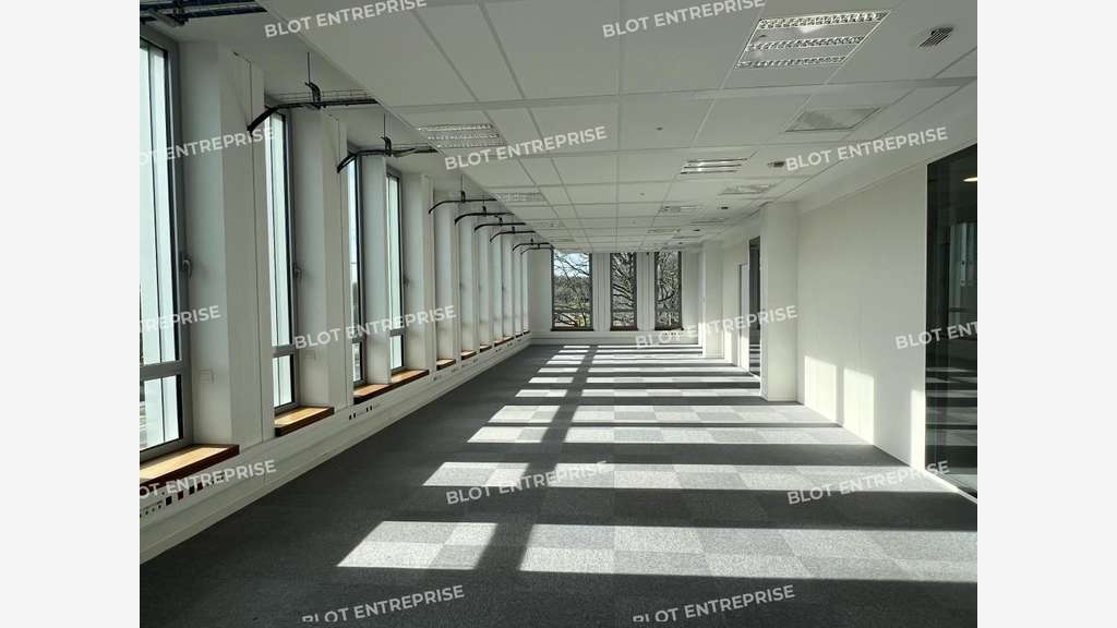 A louer bureaux 582m² RDC à Rennes Est