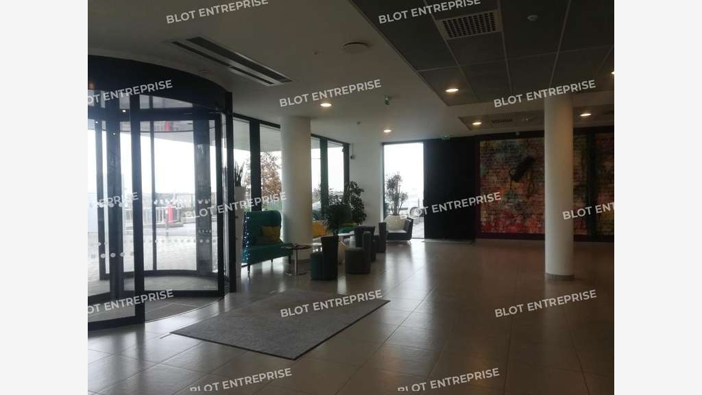 A louer bureaux 1303m² R+1/RDC à Rennes Est