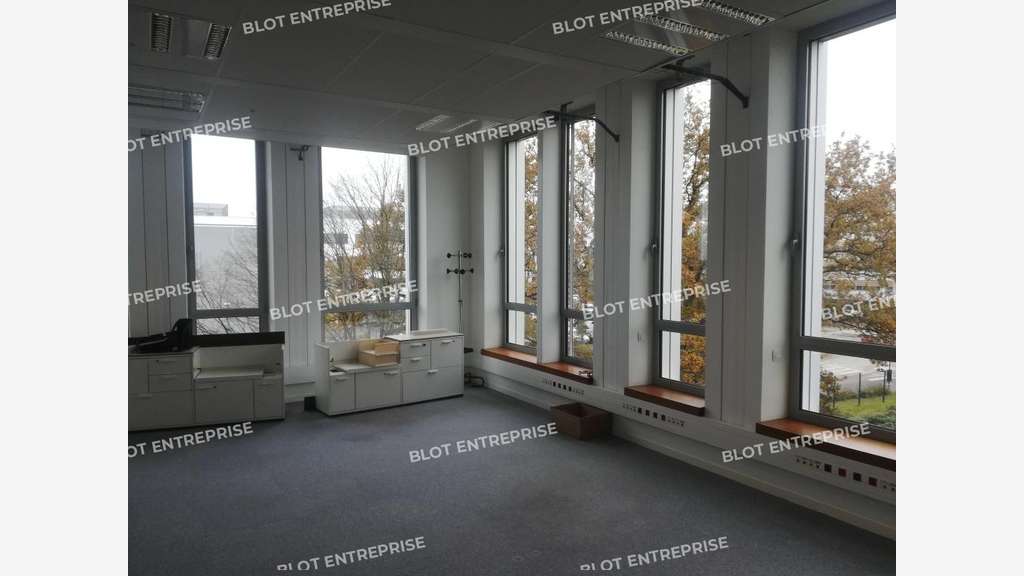 A louer bureaux 1213m² à Rennes Est