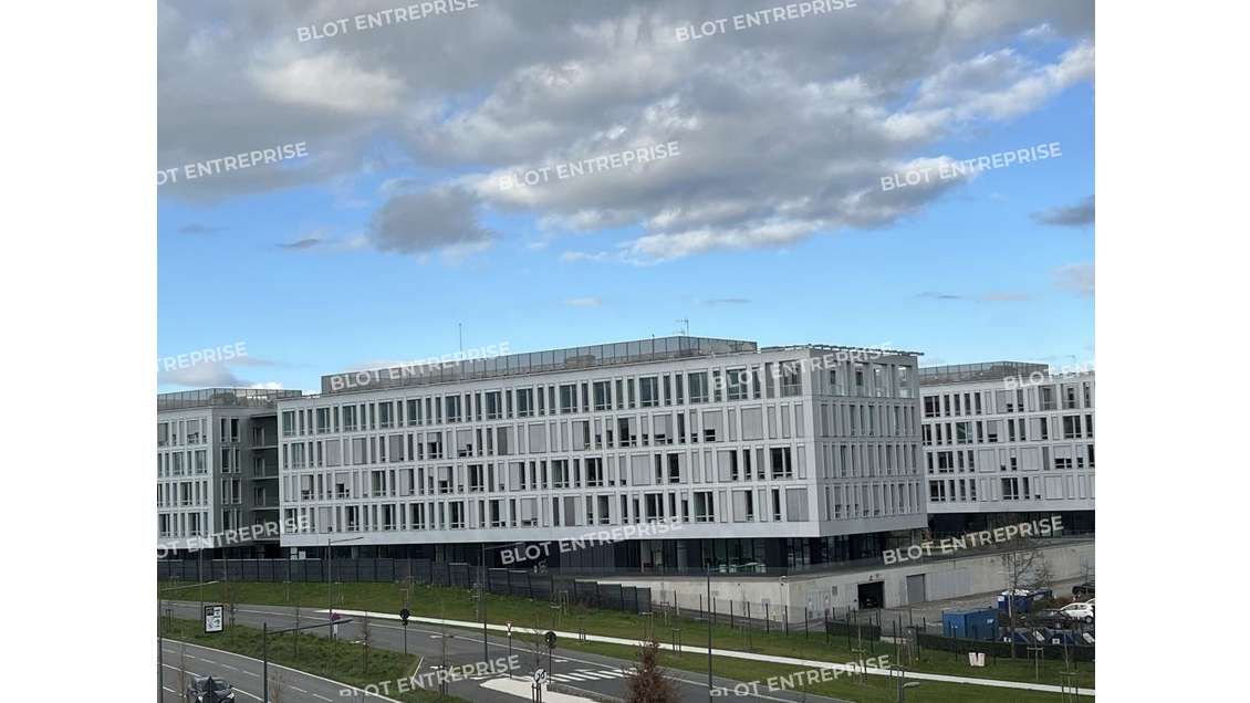 A louer bureaux 608m² à Rennes Est