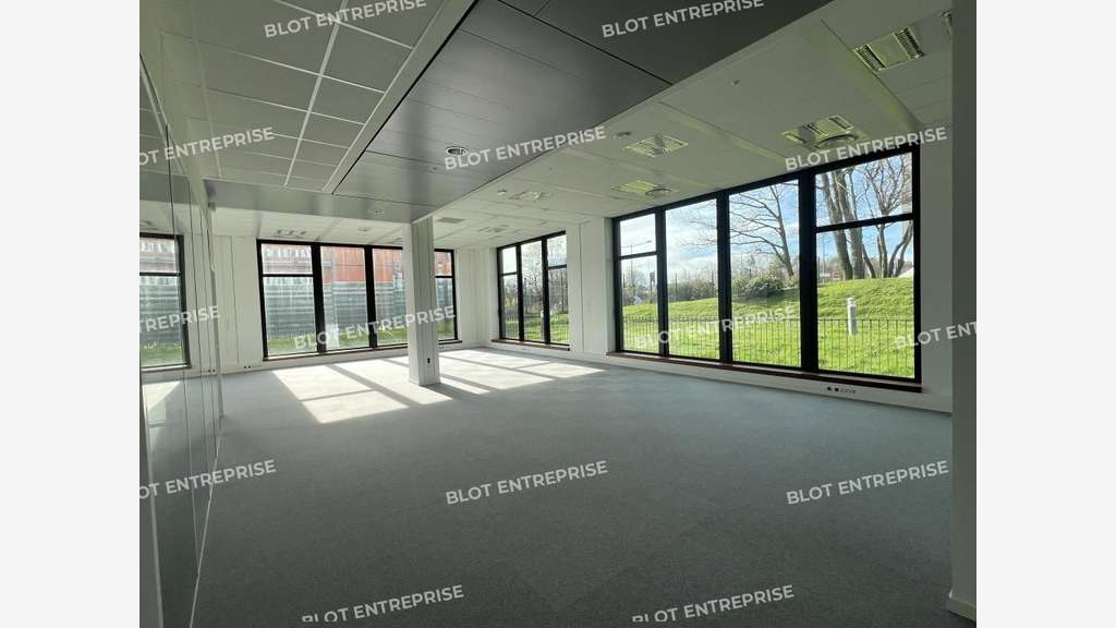 A louer bureaux 608m² à Rennes Est