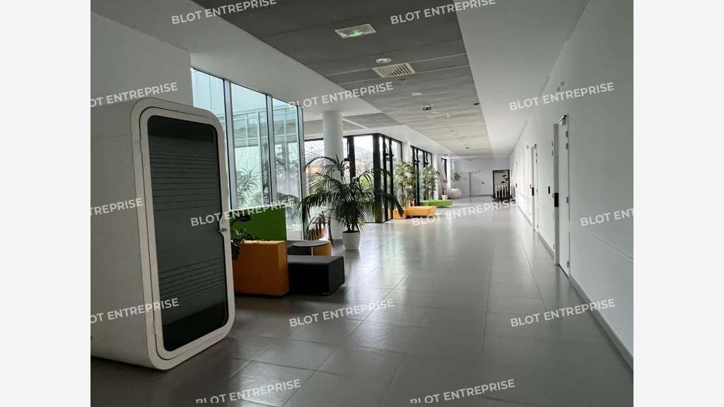 A louer bureaux 608m² à Rennes Est