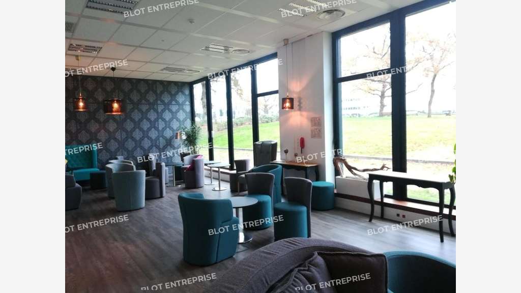A louer bureaux 2026m² à Rennes Est