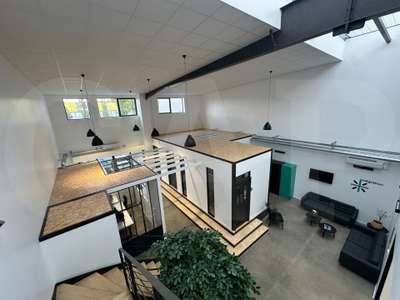 A louer locaux 100m² R+1 Ecopole Sud-Est