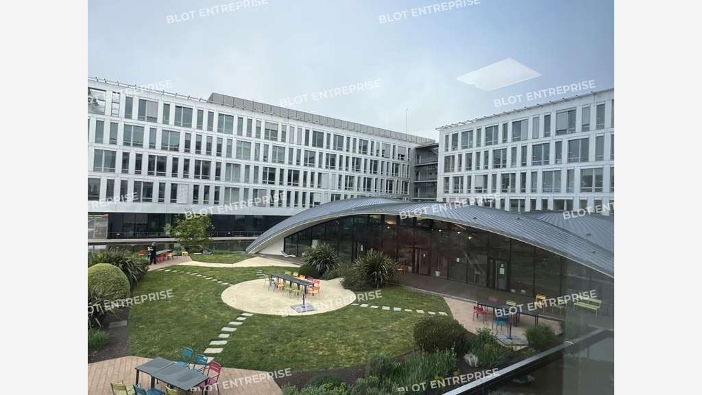 A louer bureaux 3240m² HQE/BBC à Cesson-Sévigné