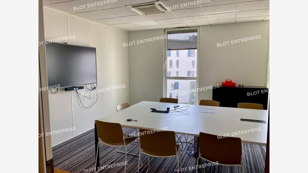 Sous-location bureaux 1230m² à Cesson-Sévigné