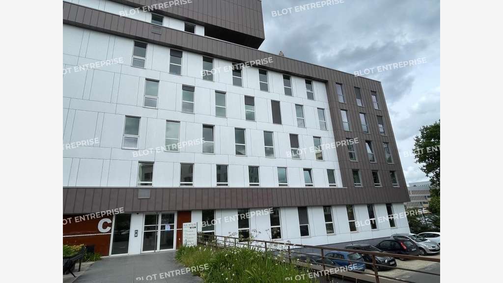 Sous-location bureaux 1230m² à Cesson-Sévigné
