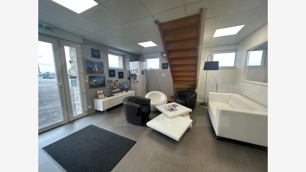 A louer bureaux en visibilité Route de Fougères