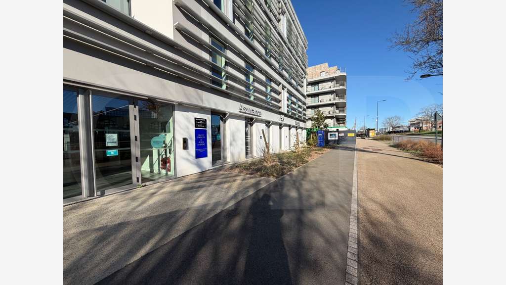 Bureaux neufs 100m² à louer à Cesson-Sévigné