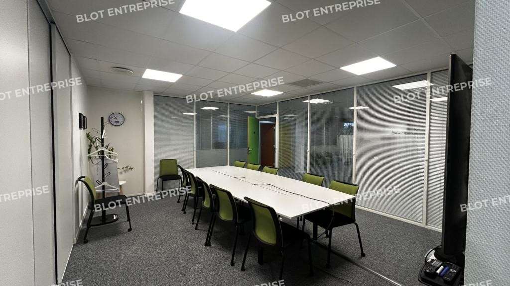 A LOUER - BUREAUX 270 m² - CESSON-SEVIGNE