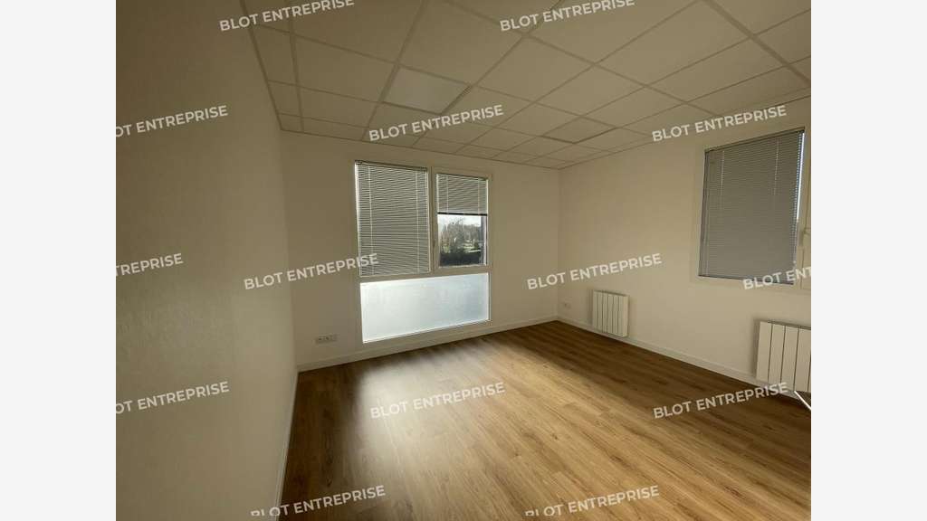 A LOUER - BUREAUX 150 m² - RENNES