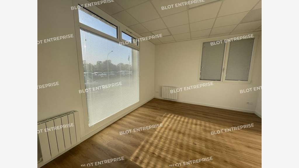 A LOUER - BUREAUX 150 m² - RENNES