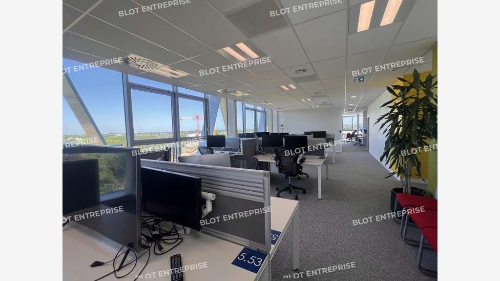 A LOUER - BUREAUX 816 m² - CESSON-SEVIGNE